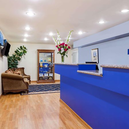 Days Inn By Wyndham Hampton Buitenkant foto
