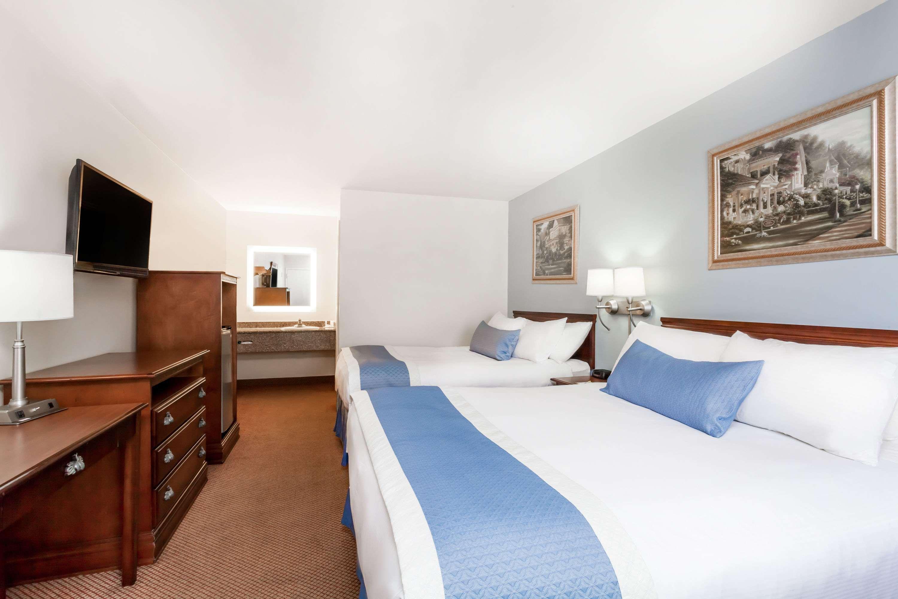 Days Inn By Wyndham Hampton Buitenkant foto