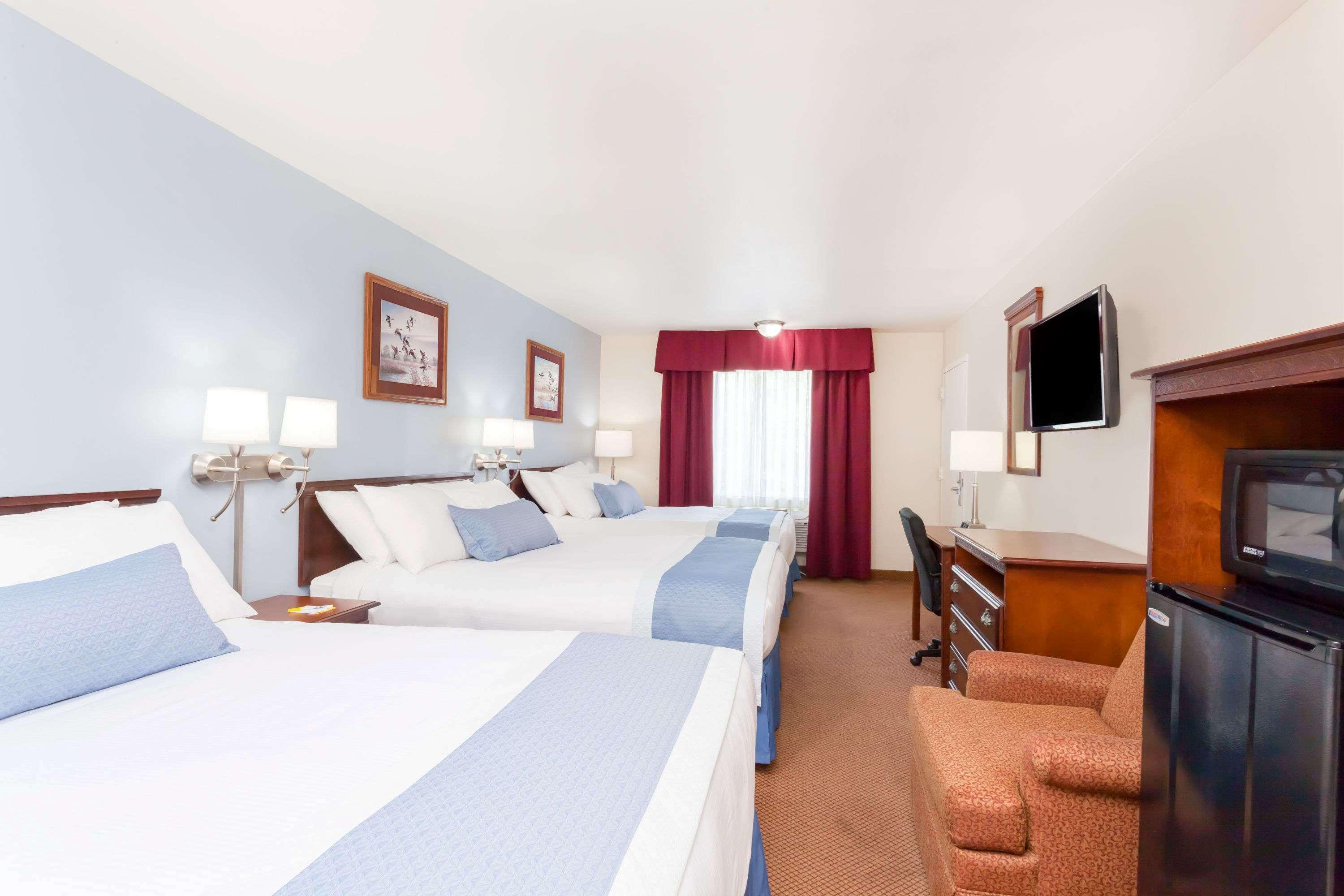 Days Inn By Wyndham Hampton Buitenkant foto