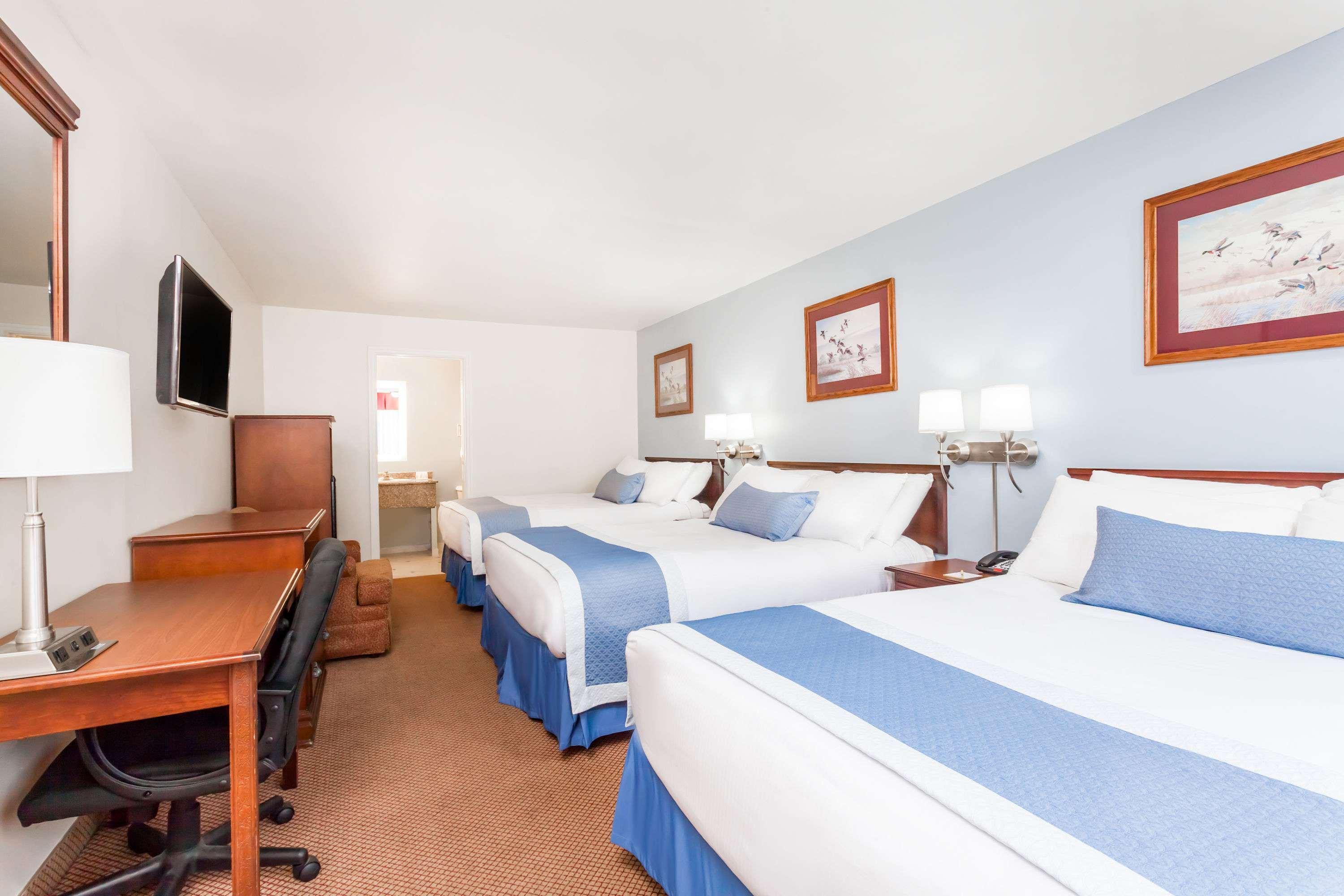 Days Inn By Wyndham Hampton Buitenkant foto