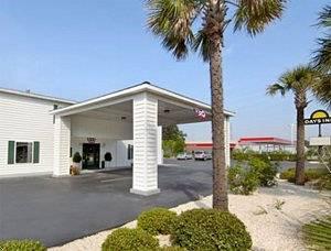 Days Inn By Wyndham Hampton Buitenkant foto